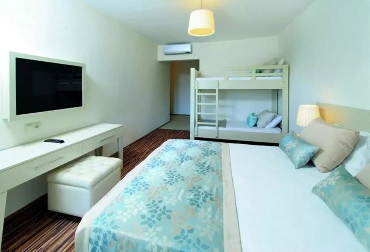 BODRUMBEACH_SHABAVIZ (2).jpeg